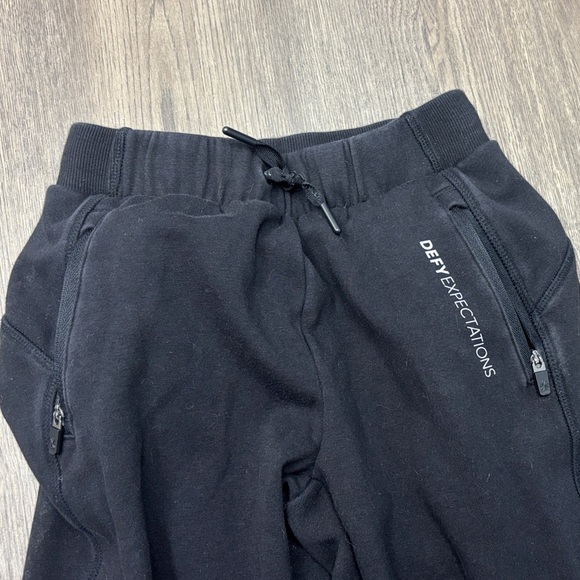 Athleta Girl’s 6yo Allyson Felix Black Multipocketed Sweatpants & Hoodie Set - Picture 8 of 10